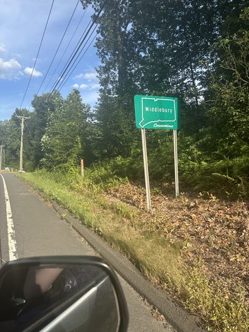 Middlebury town sign